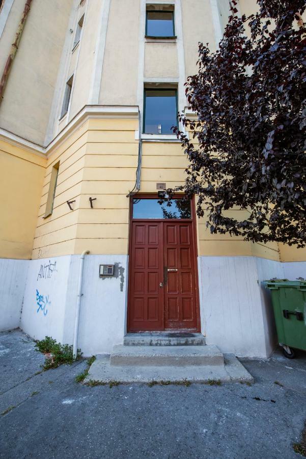 Viola Family Apartman Free Parking Pécs Exterior foto